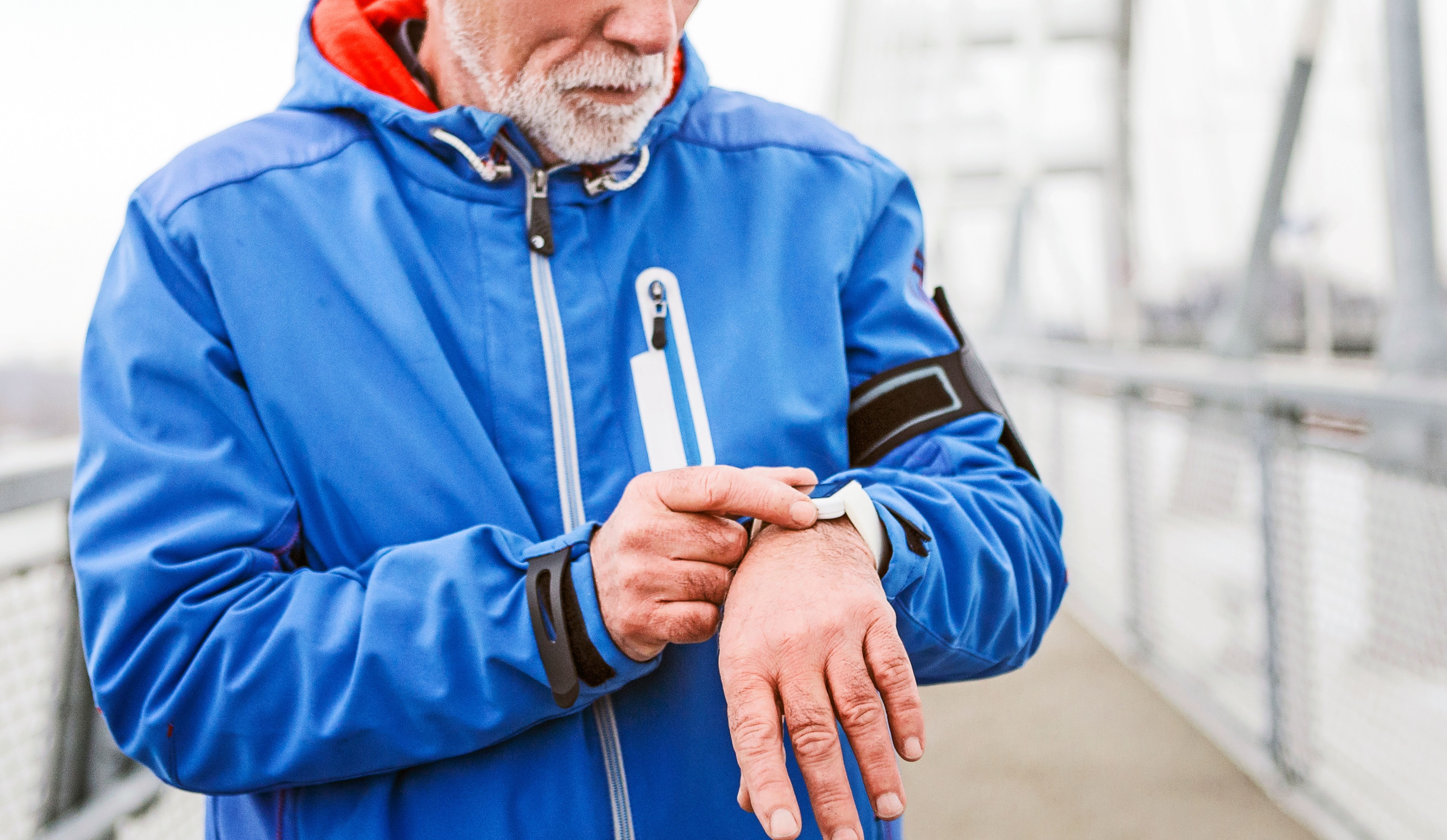 Montre connectée, téléassistance pour senior